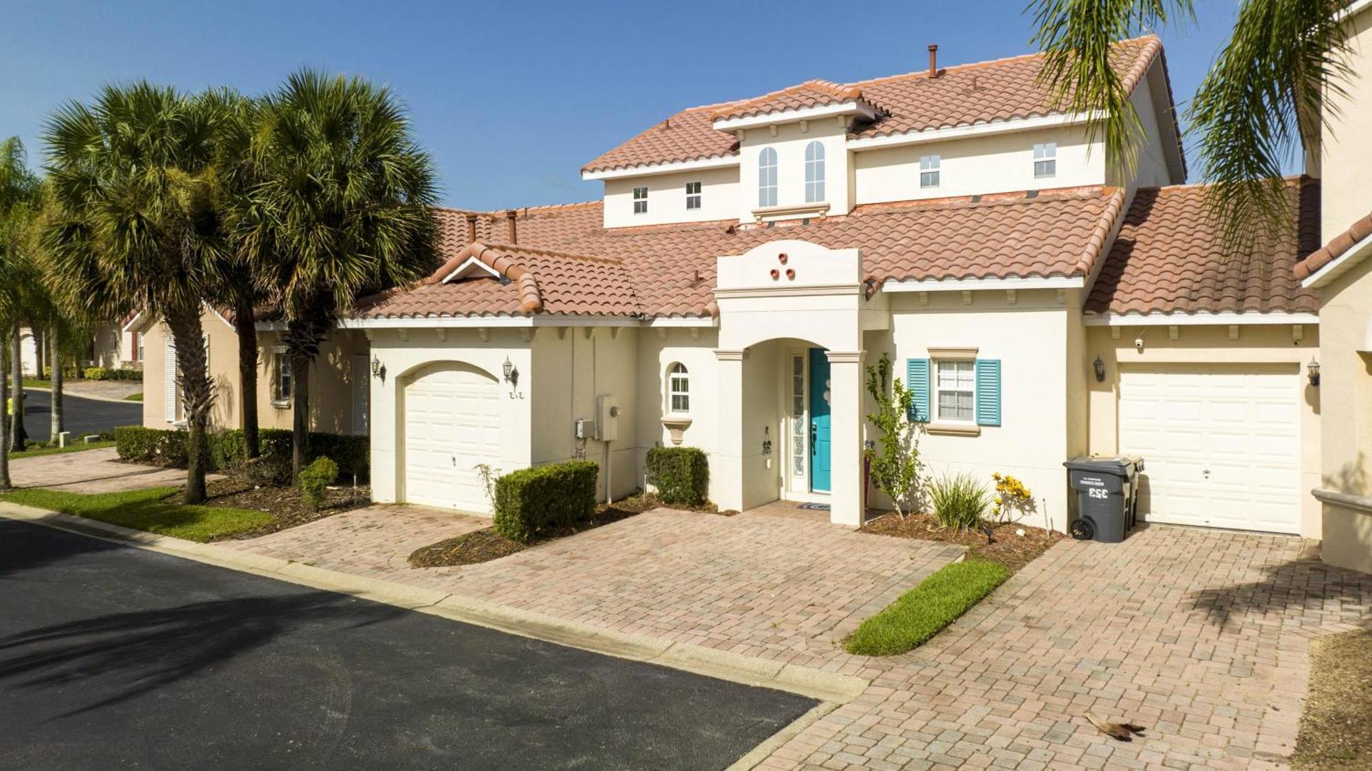 Villa Marvelous 4bd Close To W Pool At 313 Tuscan Hills