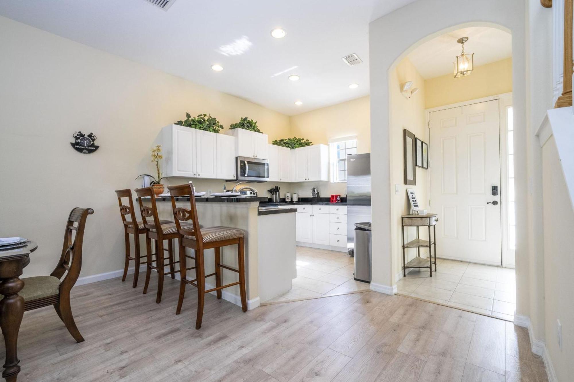 Marvelous 4bd Close To W Pool At 313 Tuscan Hills Davenport